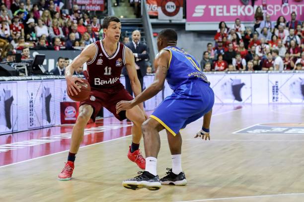 了严格的战 了严格的战