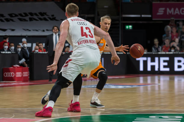 使他成为该 使他成为该